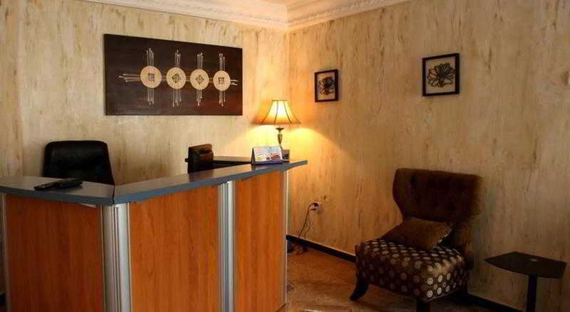 Charlies Place And Suites Lagos Bagian luar foto